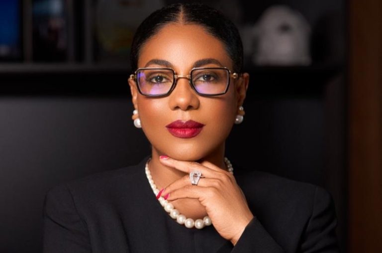 Angela List- Adamus Boss